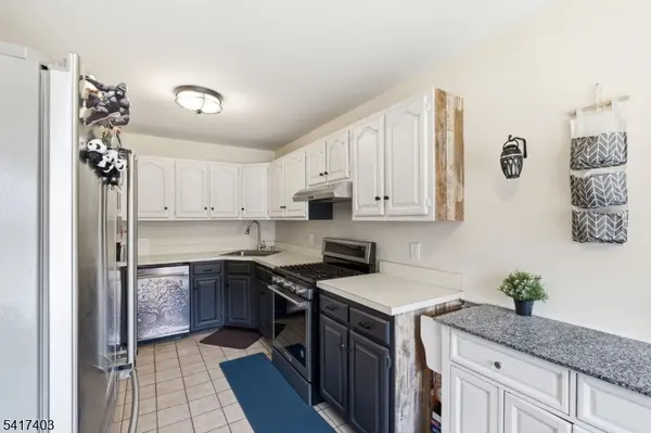 1403 Moonlight Ct, Washington Twp., NJ 07840