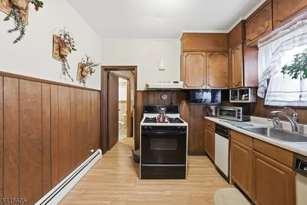 111 Kanouse St, Boonton Town, NJ 07005