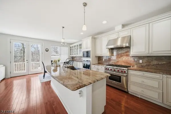 8 Park Pl, Mountain Lakes Boro, NJ 07046