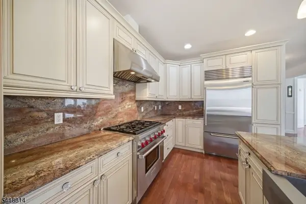 8 Park Pl, Mountain Lakes Boro, NJ 07046