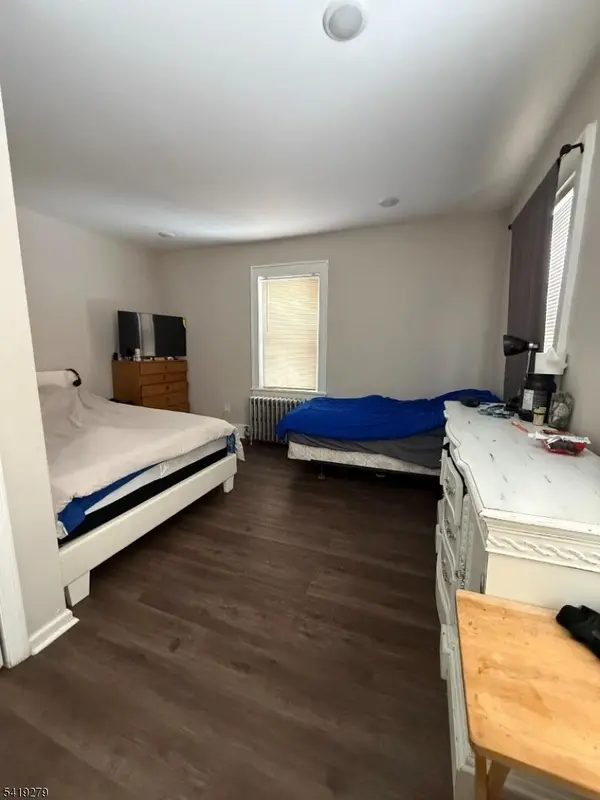 28 Fisher Ave, Bound Brook Boro, NJ 08805