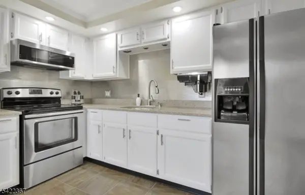 3 Prospect St #2D, Mount Arlington Boro, NJ 07856