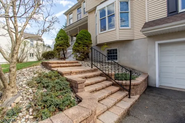 17 Cottage St, Lambertville City, NJ 08530