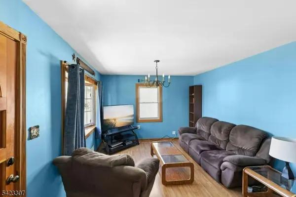 348 Maplewood Ave, Kenilworth Boro, NJ 07033