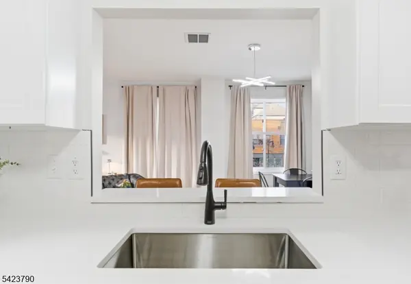 200 Paterson Ave 1A, East Rutherford Boro, NJ 07073