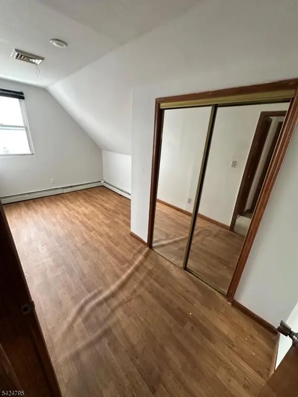 136 Marshall St, Elizabeth City, NJ 07206