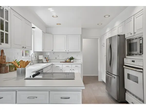 1733 SW CUSTER ST, Portland, OR 97219