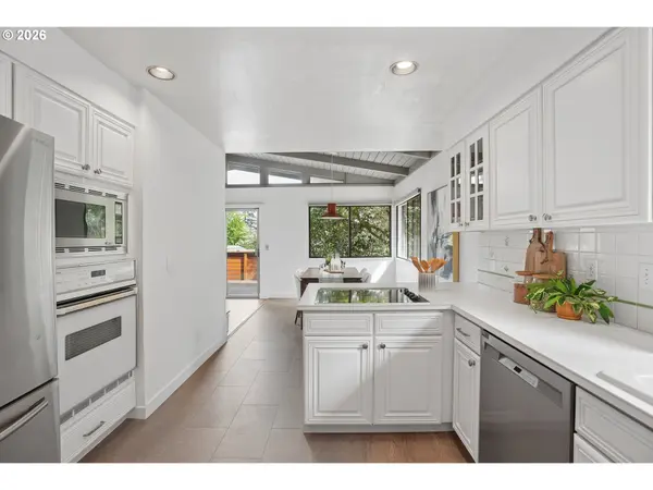 1733 SW CUSTER ST, Portland, OR 97219