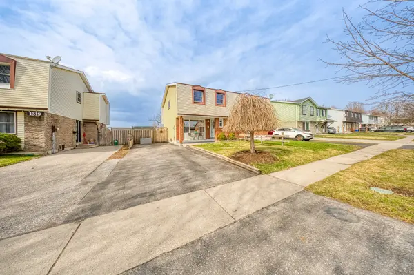 1323 Fenelon CRES, Oshawa, ON L1J 6G2