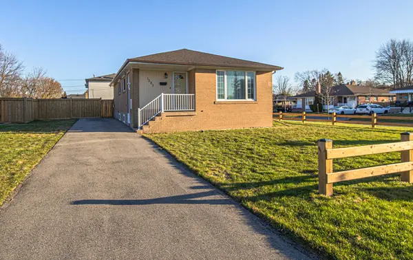1367 Garvolin AVE,  Pickering,  ON L1W 1J5