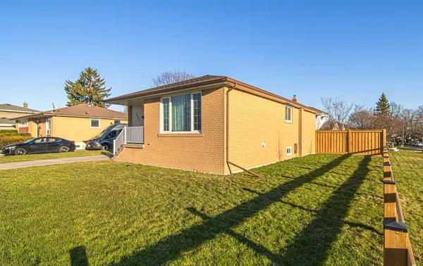1367 Garvolin AVE, Pickering, ON L1W 1J5