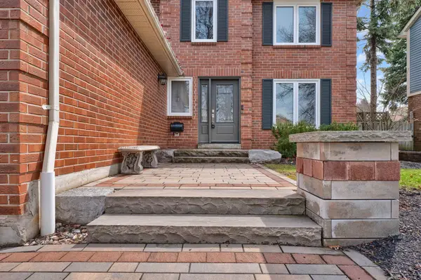 527 Beech ST E, Whitby, ON L1N 7R1