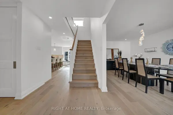 527 Beech ST E, Whitby, ON L1N 7R1