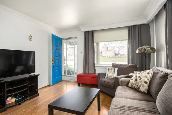 156 James ST, Bradford West Gwillimbury, ON L3Z 1J7