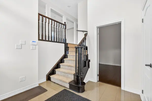 107 Rumsey RD, Vaughan, ON L6A 4L8