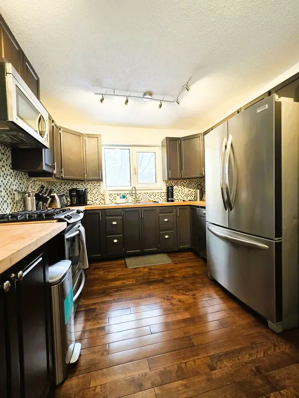 859 Lakeshore RD E, Oro-medonte, ON L0L 1T0