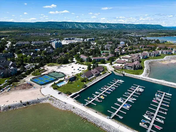 330 Mariners WAY, Collingwood, ON L9Y 5C7