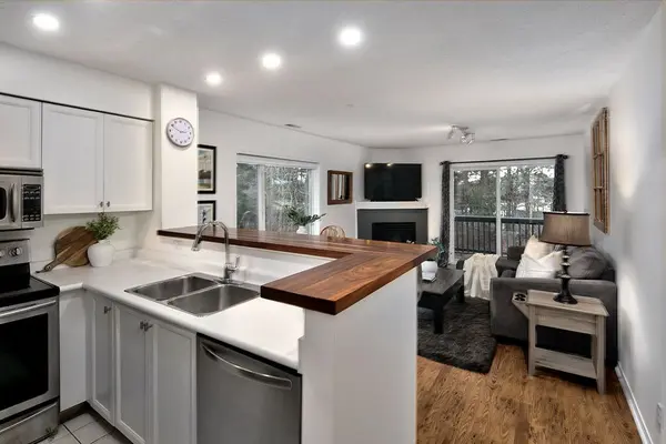 330 Mariners WAY, Collingwood, ON L9Y 5C7