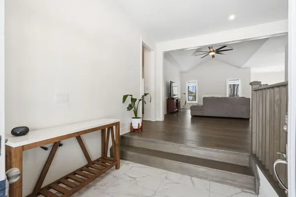 4 Forest Heights CT, Oro-medonte, ON L0L 2E0