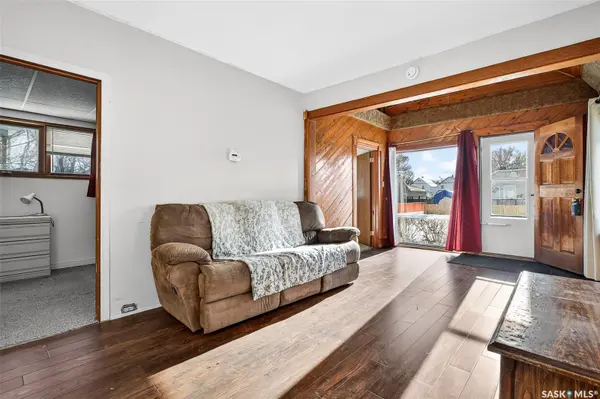 528 Ominica STREET E, Moose Jaw, SK S6H 0H3