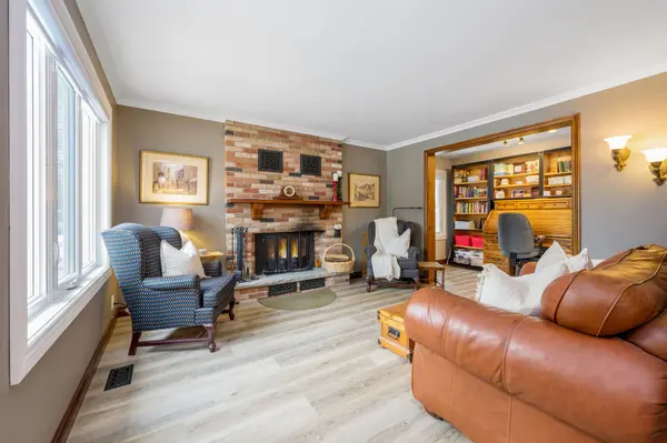 20 Elgin ST, Halton Hills, ON L7G 3M3