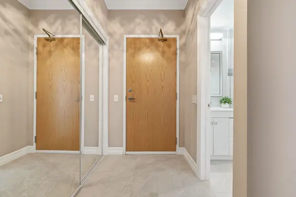 2085 Amherst HTS #209, Burlington, ON L7P 5C2