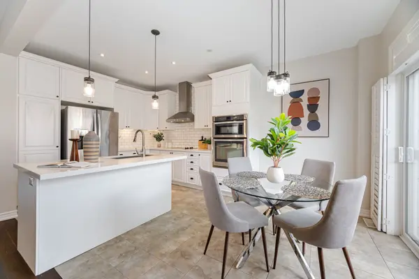 9 Meadowcreek RD, Caledon, ON L7C 3Y9