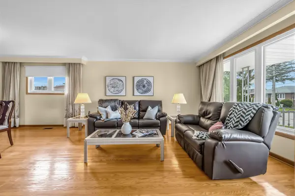 105 Rowntree Mill RD, Toronto W05, ON M9L 1C7