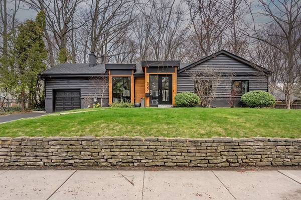 327 Goodram DR, Burlington, ON L7L 2J9