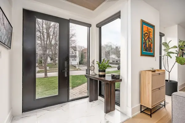 327 Goodram DR, Burlington, ON L7L 2J9