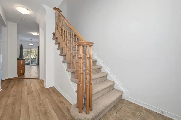 606 Pamplona Private, Barrhaven, ON K2J 5T4