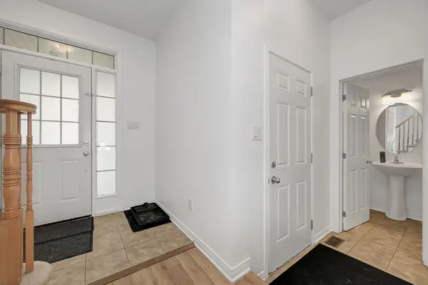 606 Pamplona Private, Barrhaven, ON K2J 5T4