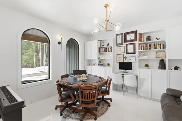 1017 Davis DR, Gravenhurst, ON P0E 1N0