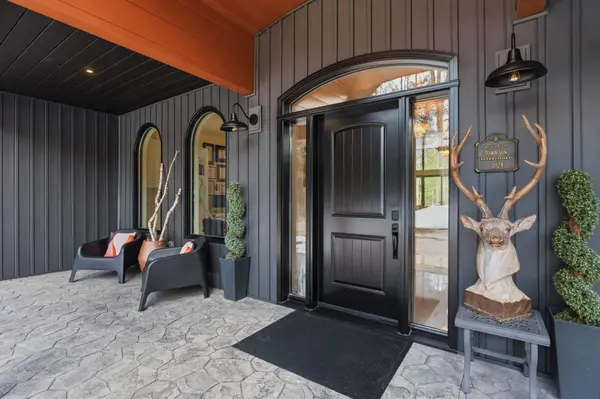 1017 Davis DR, Gravenhurst, ON P0E 1N0