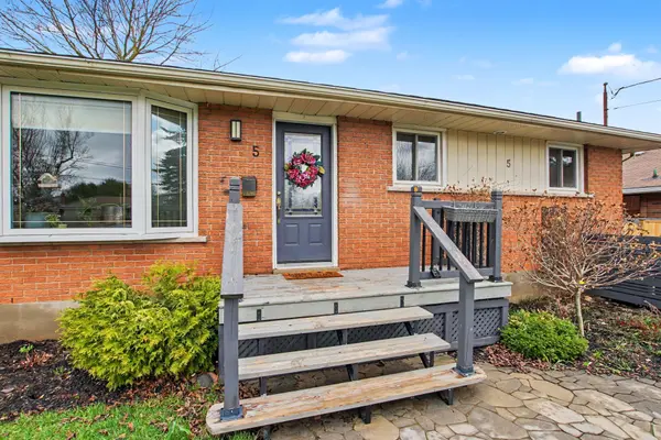 5 Eric CT, Guelph, ON N1E 3Y9