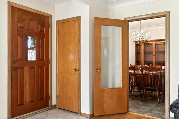 92 Reid AVE S, Hamilton, ON L8K 3V1