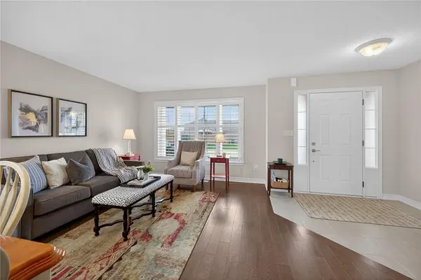 27 Bonnie DR, Haldimand, ON N0A 1H0