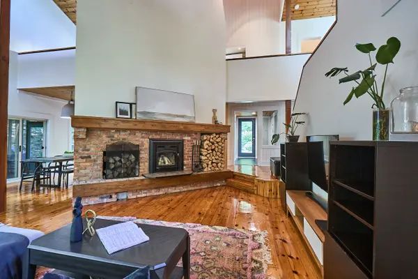 869 North Mary Lake RD, Huntsville, ON P1H 1S4