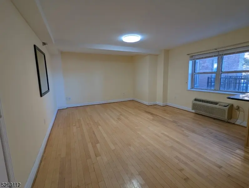 70 S. Munn #102, East Orange City, NJ 07018