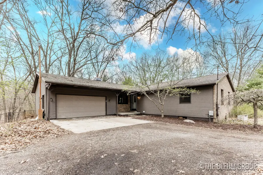 540 Auburn TRL SE, Ada Twp, MI 49301