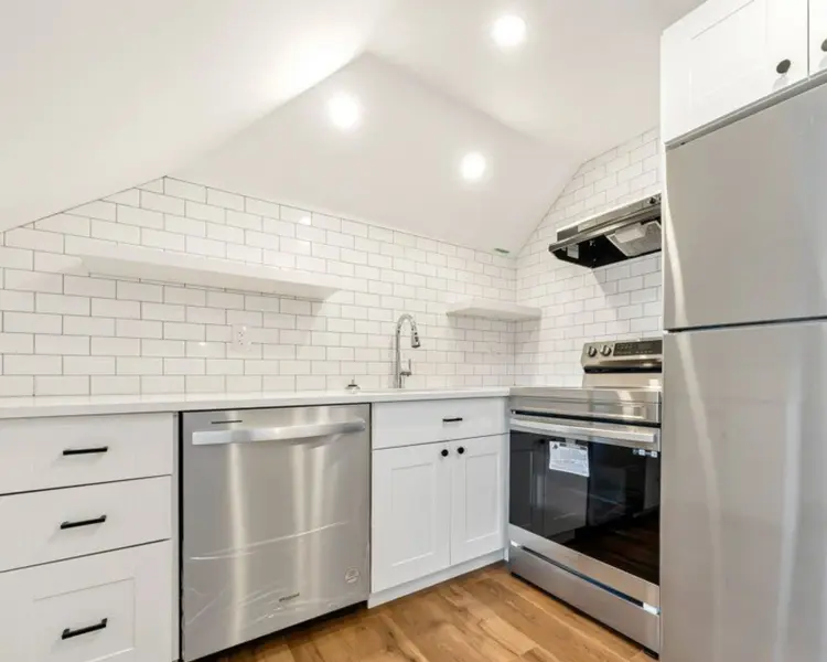 622 Simcoe ST N #3rd Flr, Oshawa, ON L1G 4V4