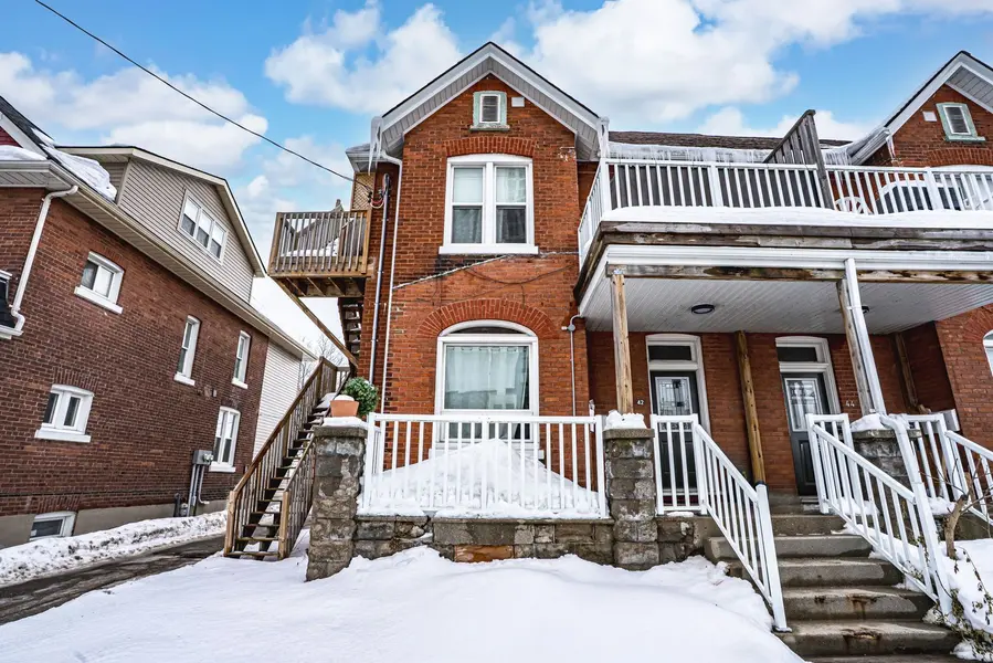 42 Toronto ST #4, Barrie, ON L4N 1T9