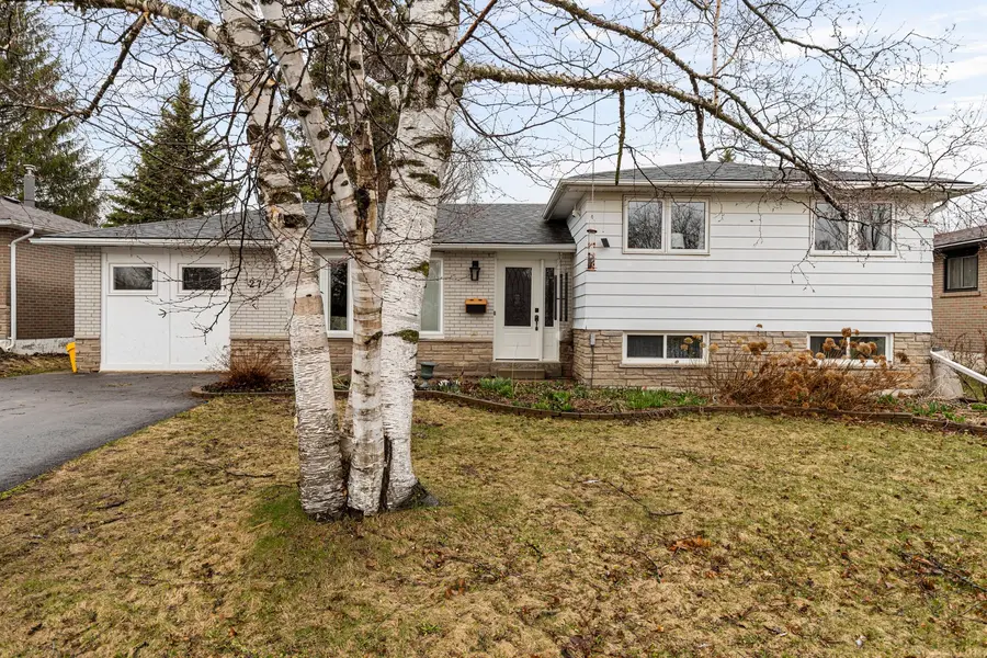 27 Rustic CRES, Orangeville, ON L9W 1T1