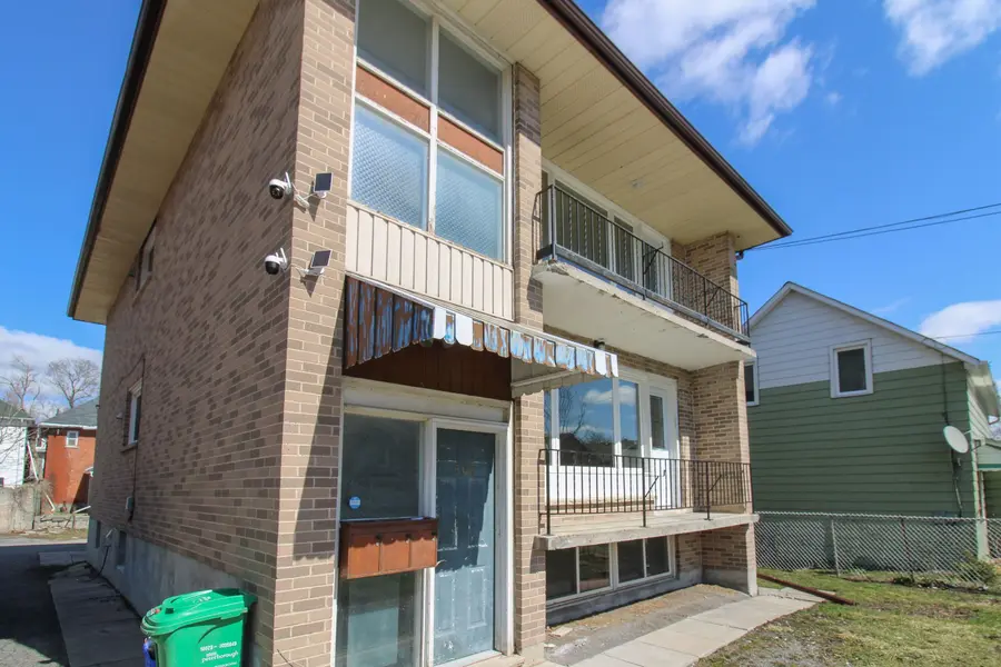 506 SHERBROOKE ST #Main, Peterborough, ON K9J 2P3