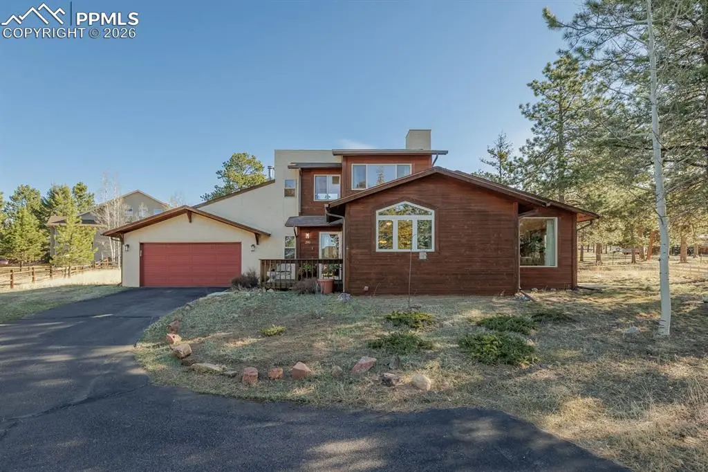240 Crestwood DR, Woodland Park, CO 80863
