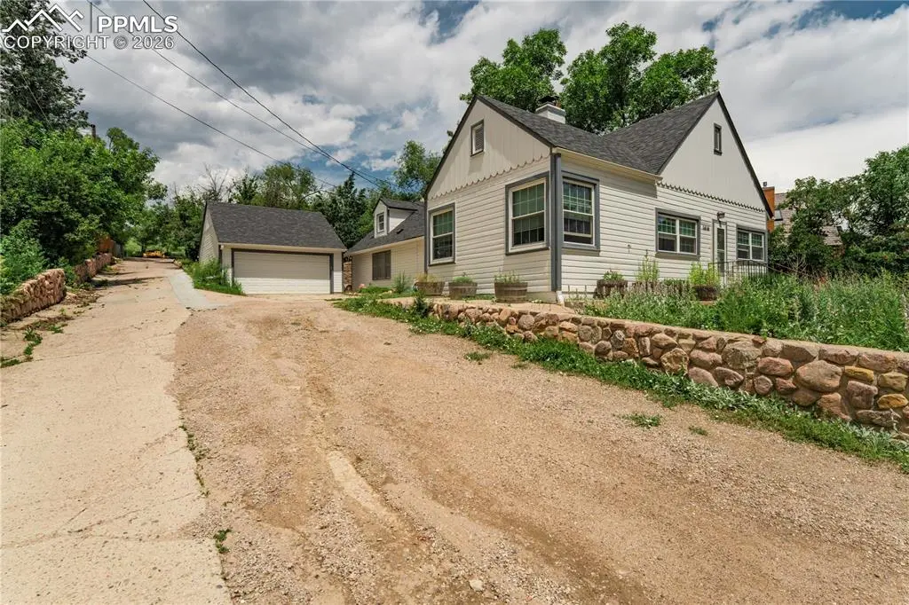 1414 Cheyenne BLVD, Colorado Springs, CO 80906