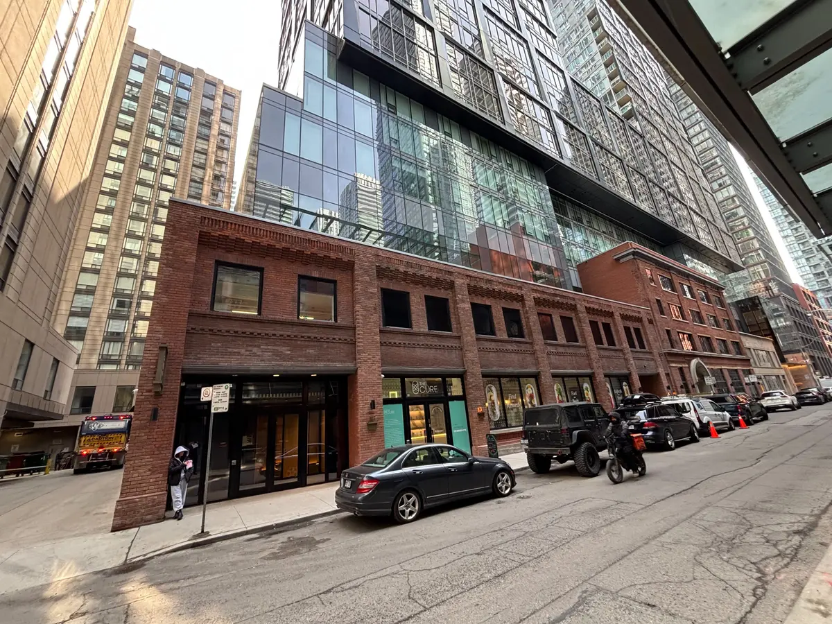 15 Mercer ST, Toronto C01, ON M5V 1H2