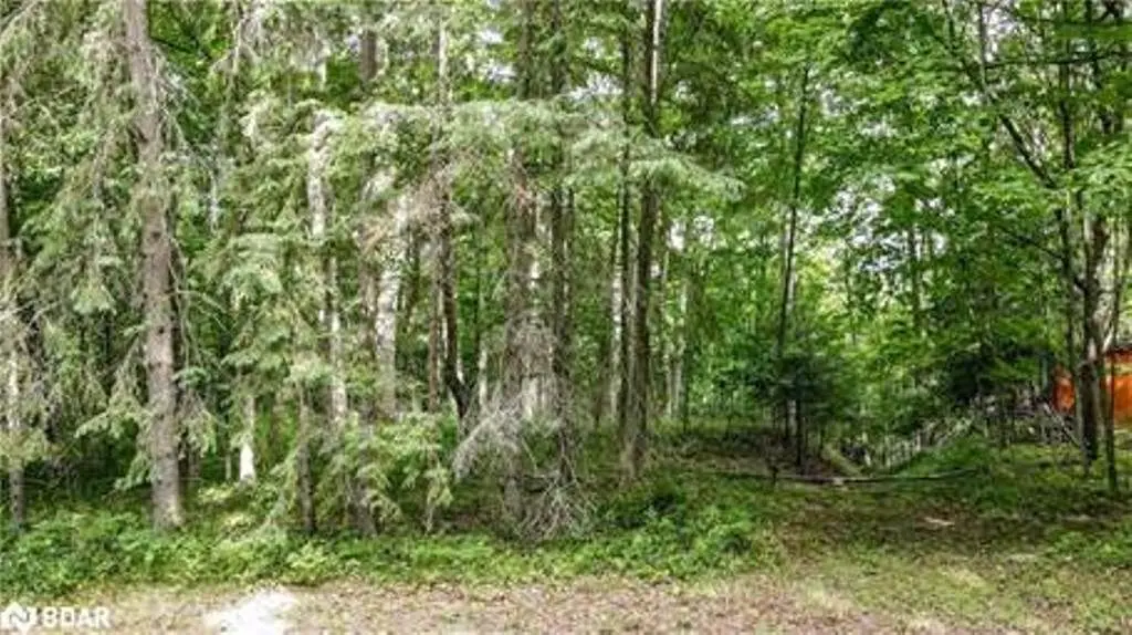 7 Fern LN, Essa, ON L0M 1T0