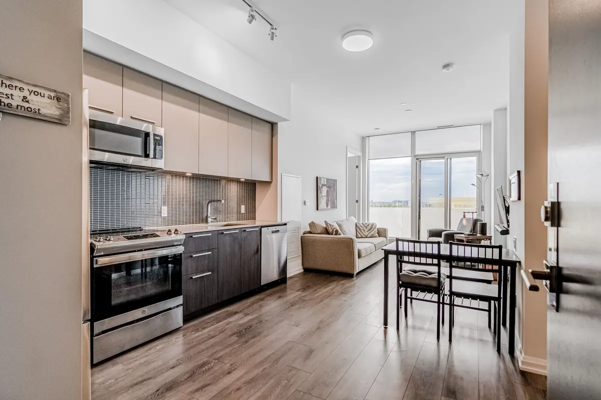 4208 Dundas ST W #802, Toronto W08, ON M8X 1Y6