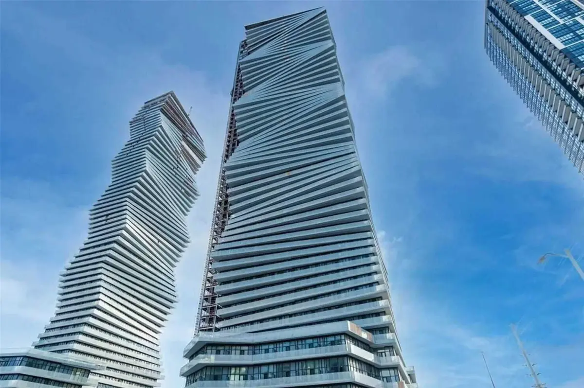 3900 Confederation Pkwy #313, Mississauga, ON L5B 0M3